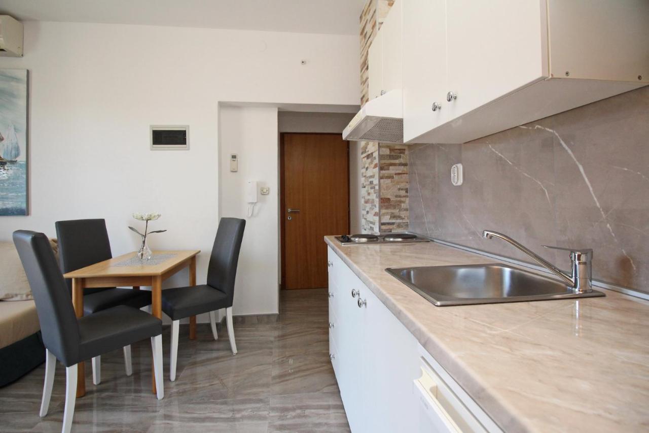 Apartments With A Parking Space Baska, Krk - 18716 Zewnętrze zdjęcie